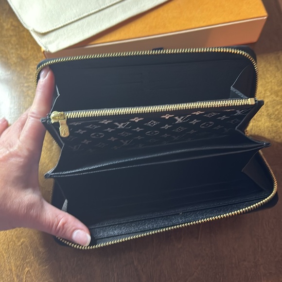 Louis Vuitton Limited Edition Jungle Zippy Wallet!! - Picture 12 of 15